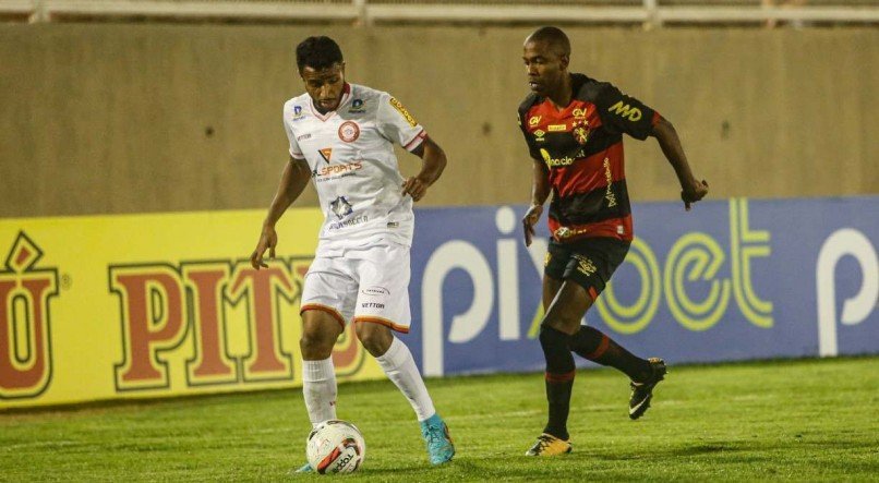 O Sport encarou o Tombense pela Série B no estádio de Muriaé