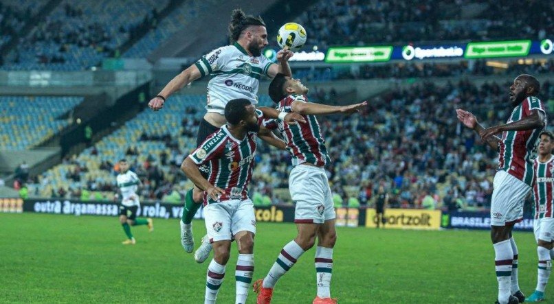 Fluminense venceu o Coritiba no Maracanã.