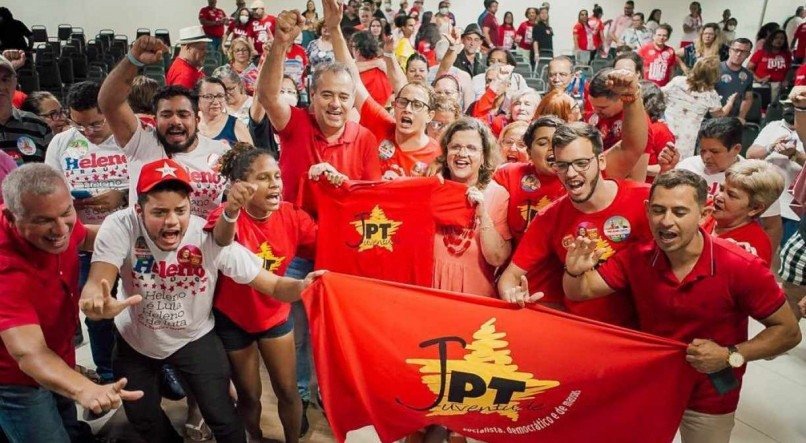 Candidata ao Senado pelo PT, Teresa Leitão participou de agenda em Gravatá acompanhada do candidato a governador Danilo Cabral