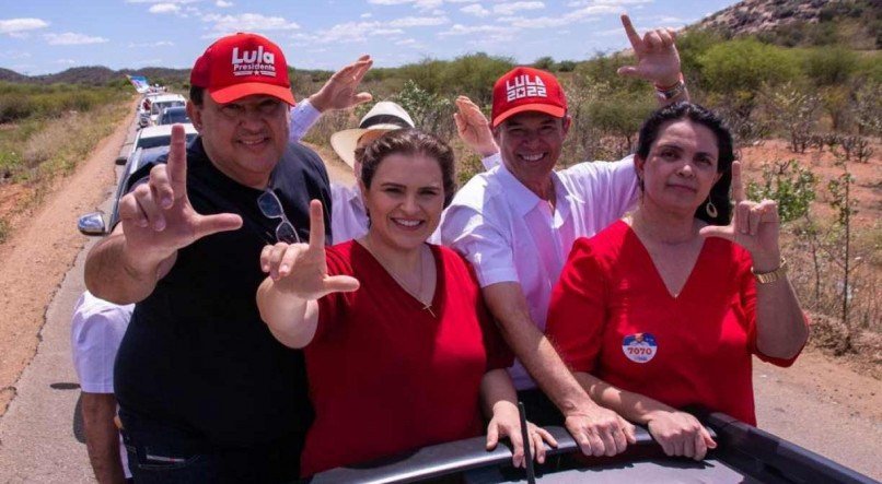 Marília Arraes, André de Paula e Sebastião Oliveira participam de carreata em Terra Nova