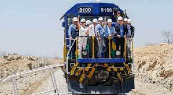 A presidente Dilma visita as obras da Trnasnordestina, durante sua gestão