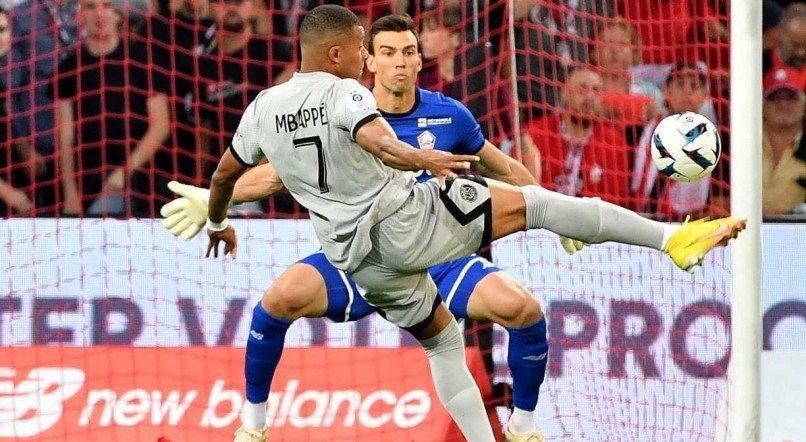 Mbappé marcou o primeiro gol da goleada do PSG sobre o Lille pelo Campeonato Francês