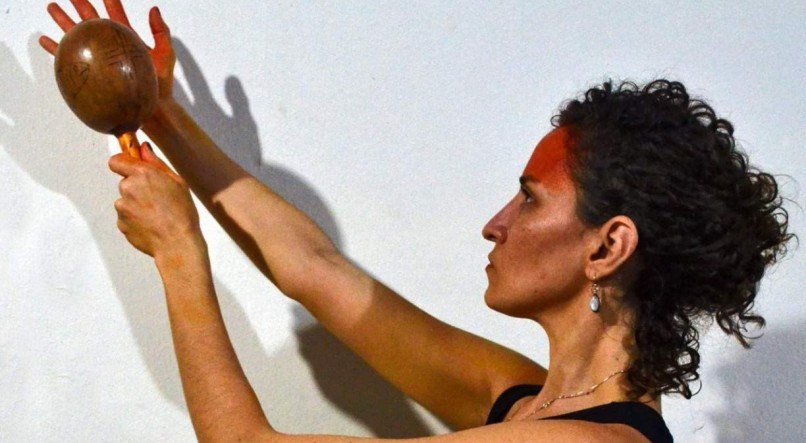 TEATRO Grupo Totem estreia o espetáculo "ITAÊOTÁ" no Hermilo Borba Filho