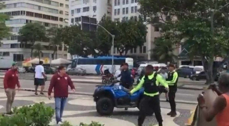 Torcedores do Corinthians e Fluminense se envolvem em confusão no Rio de Janeiro-RJ