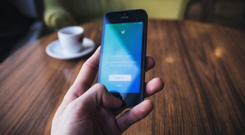 Ex-chefe de seguran&ccedil;a do Twitter denuncia rede social.