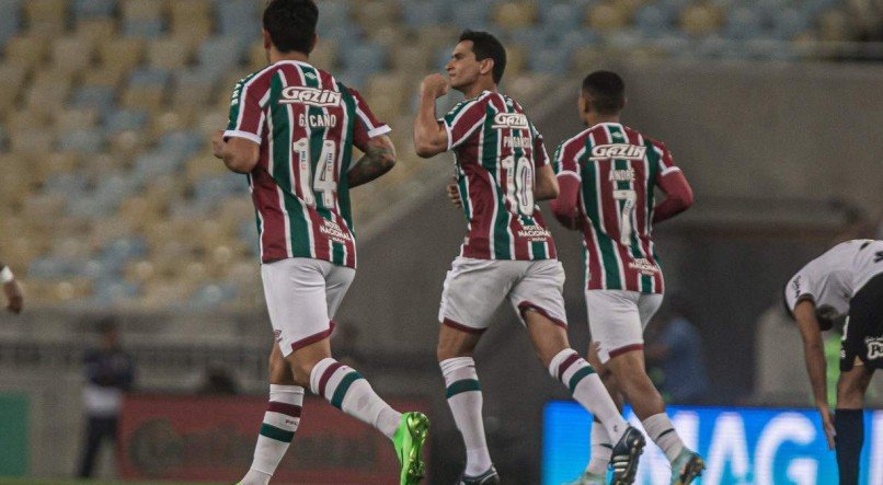 O Fluminense encara o Bangu pelo estadual 