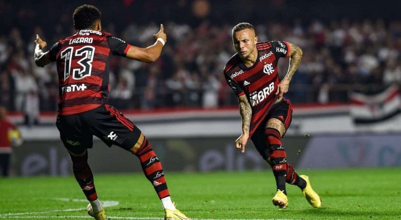 Everton Cebolinha foi titular no Flamengo diante do Juventude pela 37&ordf; rodada do Brasileir&atilde;o