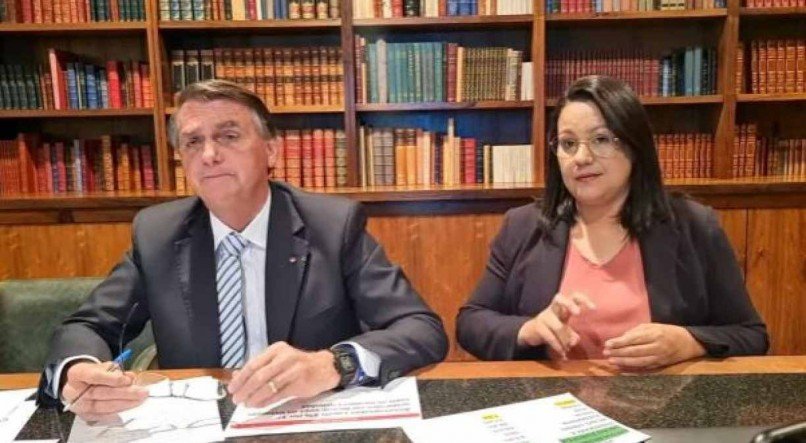 Bolsonaro em transmissão nas redes sociais