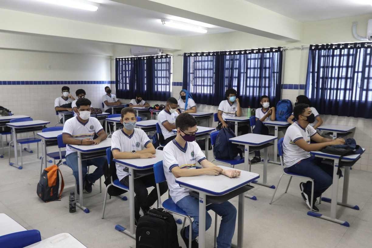 Às vésperas do início do ano letivo nas escolas estaduais de Pernambuco, não há definição sobre seleção dos gerentes das GREs