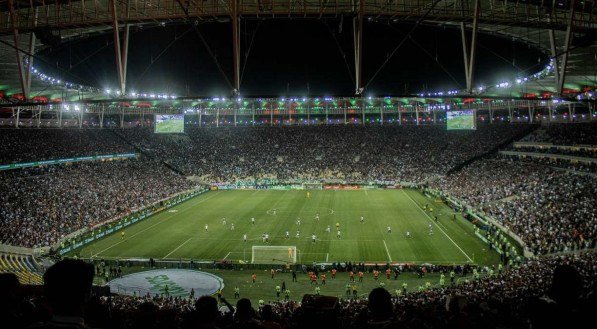 Torcida do Fluminense em peso no Maracan&atilde;.