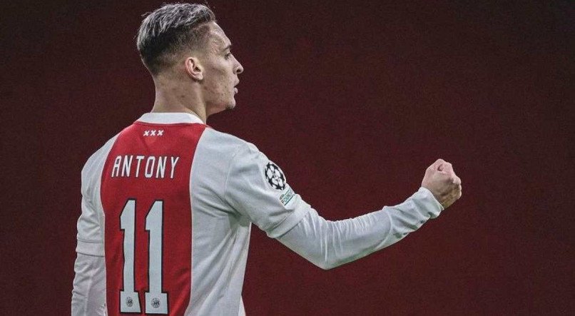 Ajax se despede oficialmente de Antony