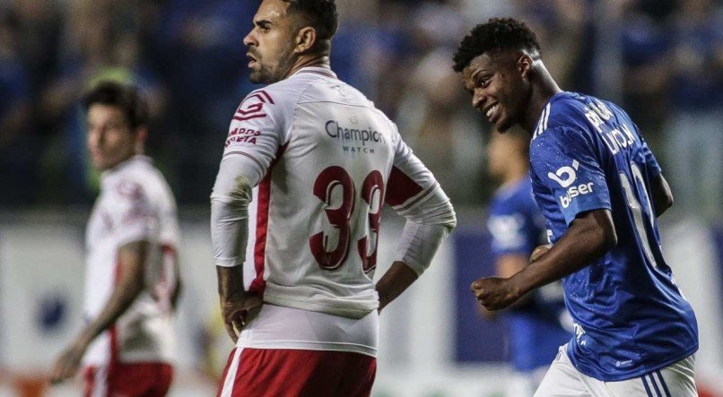 O Cruzeiro passou com facilidade pelo N&aacute;utico em jogo v&aacute;lido pela 25&ordf; rodada da S&eacute;rie B