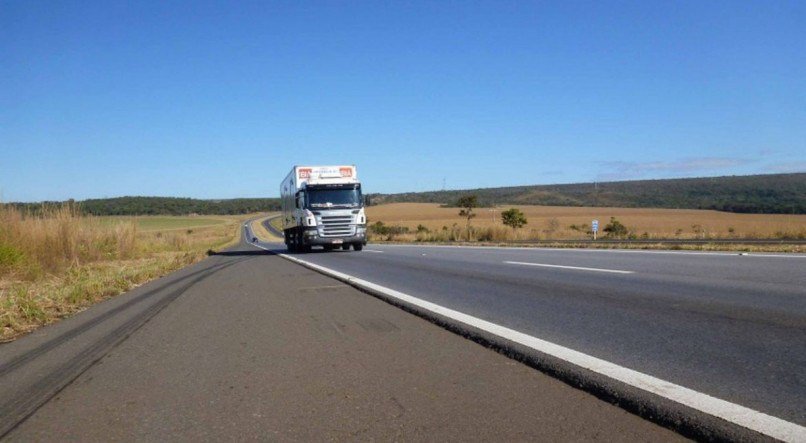 Os caminhoneiros s&atilde;o fundamentais para movimentar a economia do Brasil. 