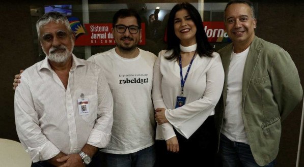Os convidados do primeiro debate: Fernando Castilho, Alfredo Júnior, Mônica Queiroz, ao lado de Wagner Gomes