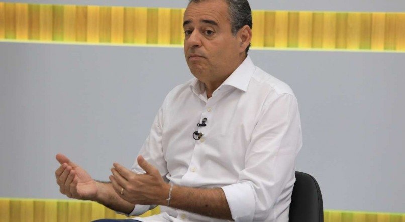 Danilo Cabral afirma que este é o sexto debate que a candidata Marília Arraes não comparece 