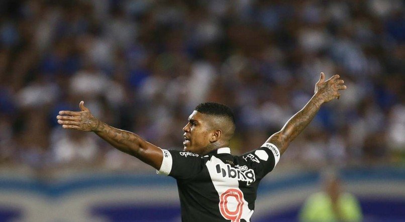 O Vasco enfrenta o Londrina.