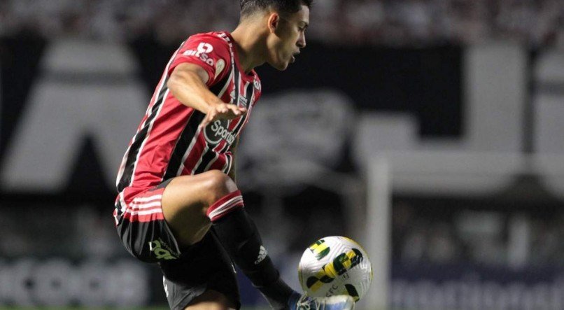 O S&atilde;o Paulo enfrenta o Atl&eacute;tico-GO nesta quinta-feira (8)