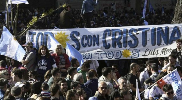 Manifesta&ccedil;&atilde;o em rep&uacute;dio ao atentado sofrido por Cristina Kirchner na Argentina