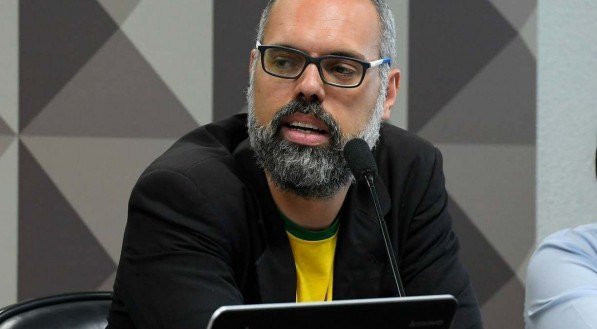 O blogueiro Allan dos Santos criou, na última sexta-feira, 8, o 40º perfil no Instagram, após a 39ª conta, aberta quatro dias antes, ser derrubada pela plataforma