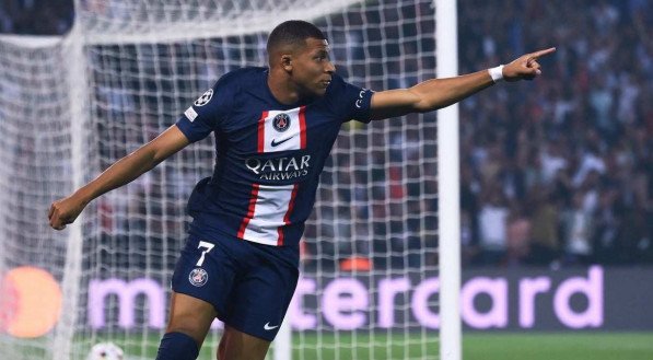 Mbapp&eacute; ser&aacute; t&iacute;tular no confronto contra o Nice hoje (15) pelo Campeonato Franc&ecirc;s