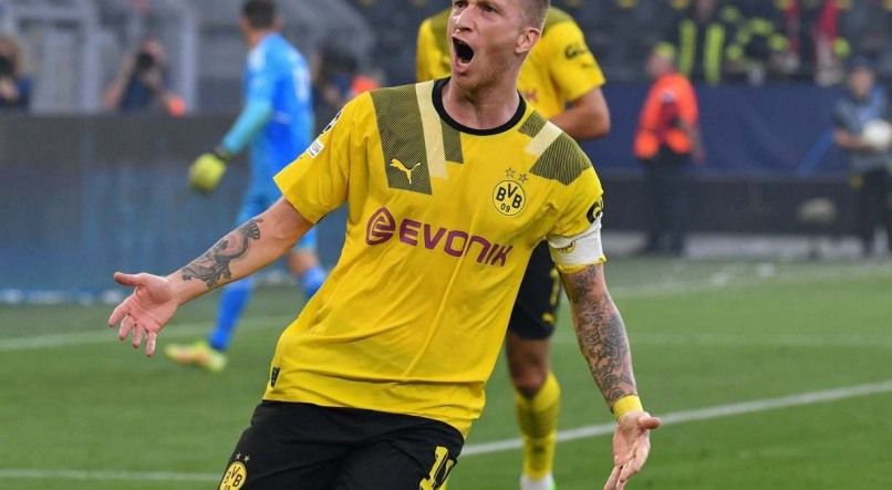 Marco Reus renovou com o Dortmund at&eacute; 2024 e pode conquistar sua primeira Bundesliga com o clube nessa temporada.