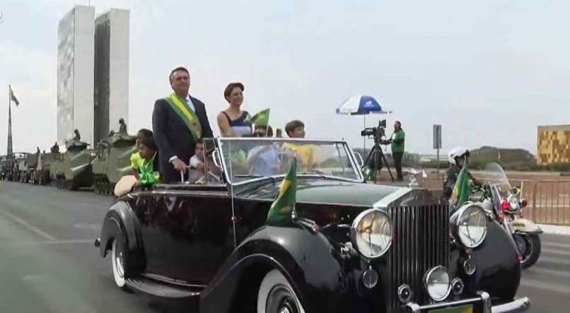 O presidente Bolsonaro participa do desfile cívico-militar marcado que ocorre na Esplanada dos Ministérios, em Brasília