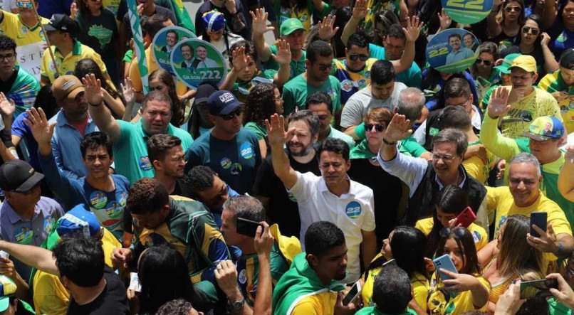 Anderson Ferreira participou da manifestação pró-Bolsonaro que ocorreu em Boa Viagem no dia 7