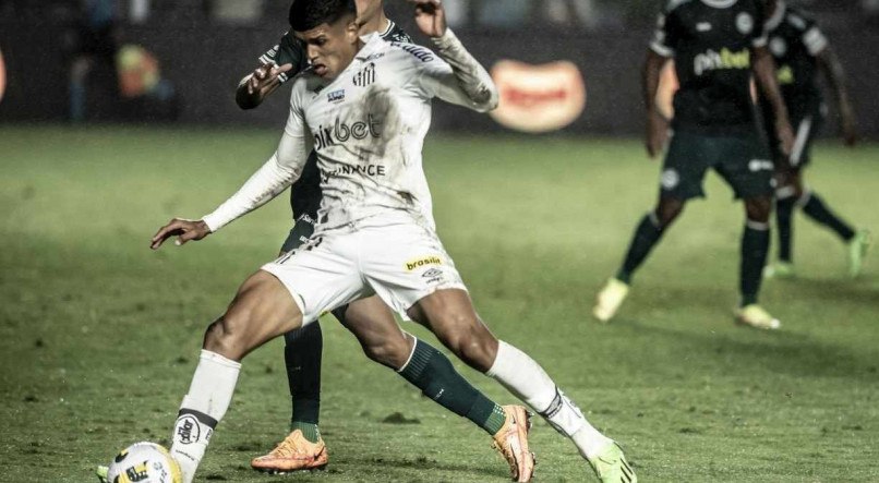 O Santos perdeu em casa para o Goiás, por 2x1,  pela 25ª rodada da Série A do Brasileirão 2022.