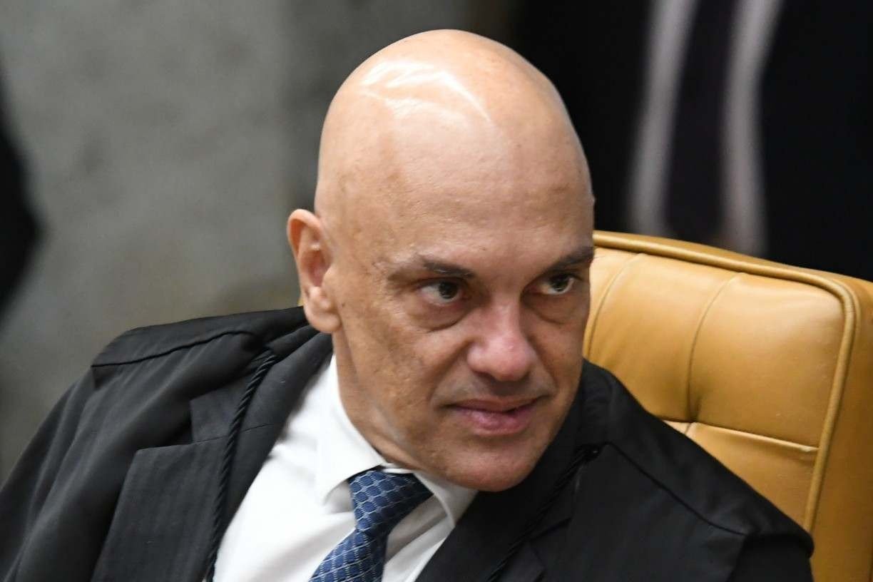 Moraes suspende atos sobre IOF e convoca audiência de conciliação entre governo e Congresso