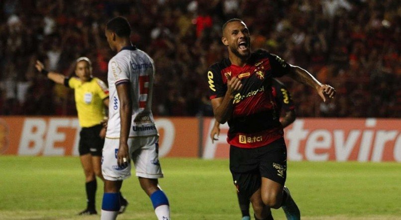 Jogadores do Sport comemoram gol de Gustavo Coutinho diante o time do Bahia, partida v&aacute;lida pela S&eacute;rie B do Brasileir&atilde;o 2022.


