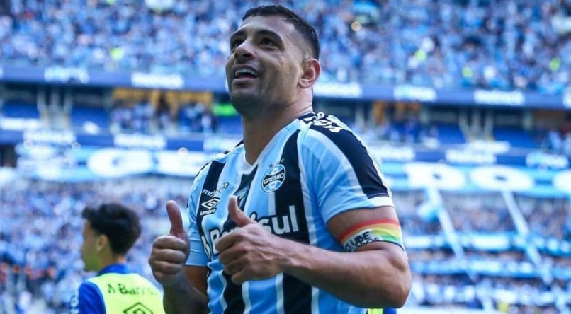  LUCAS UEBEL/GR&Ecirc;MIO