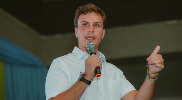 Miguel Coelho diz que sofreu ameaças da "máfia dos ônibus" e diz que vai mudar transporte metropolitano