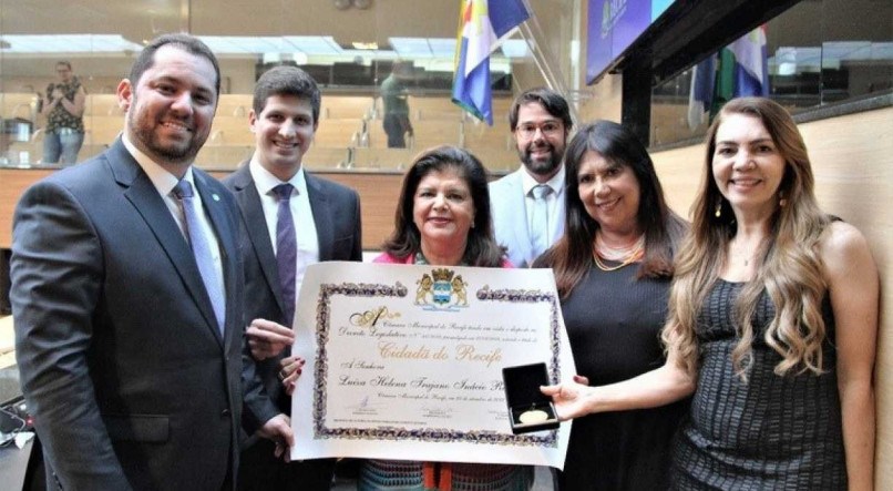 Empres&aacute;ria Luiza Helena Trajano, presidente da Magazine Luiza, recebeu o T&iacute;tulo de Cidad&atilde; do Recife