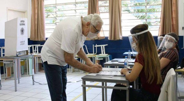 Os eleitores n&atilde;o devem deixar para &uacute;ltima hora a pesquisa do local de vota&ccedil;&atilde;o