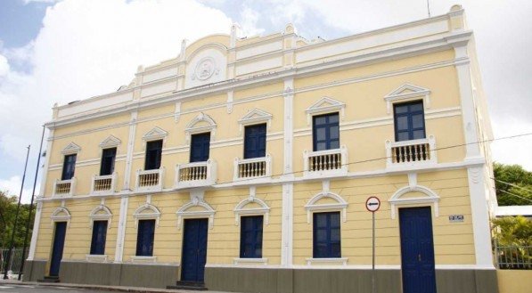 CONCURSO PREFEITURA DE FORTALEZA: Salários chegam até R$ 20.000