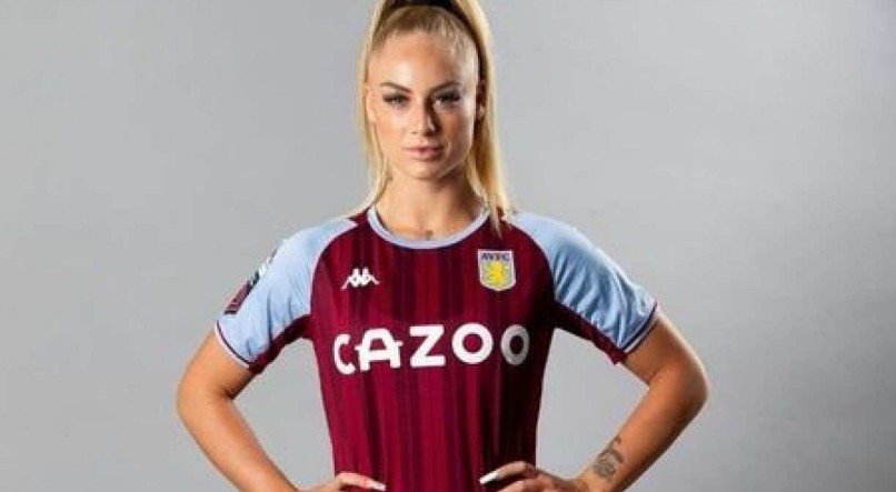 Alisha Lehmann joga no Aston Villa