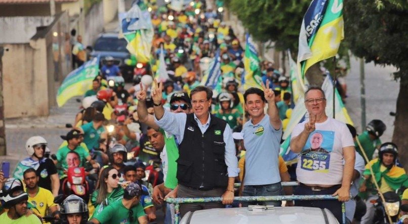 Anderson Ferreira e Gilson Machado Neto em motociata