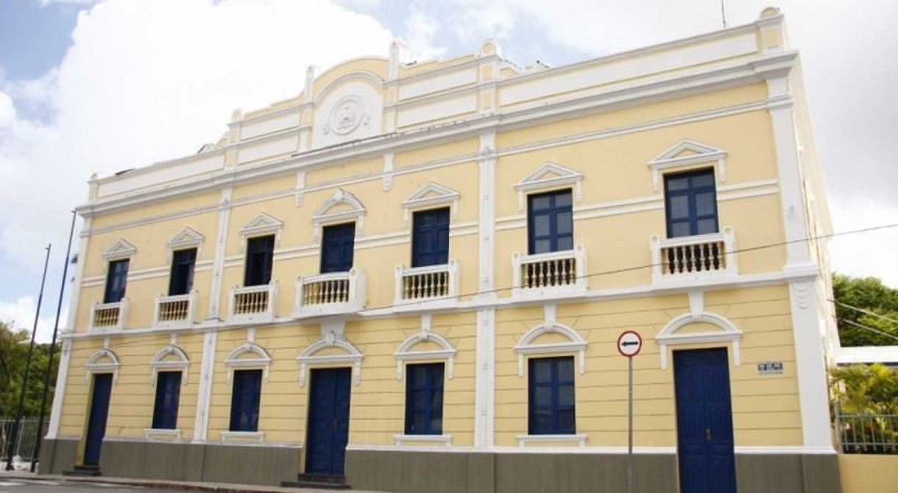 Prefeitura de Fortaleza anuncia concurso com ao todo 417 vagas