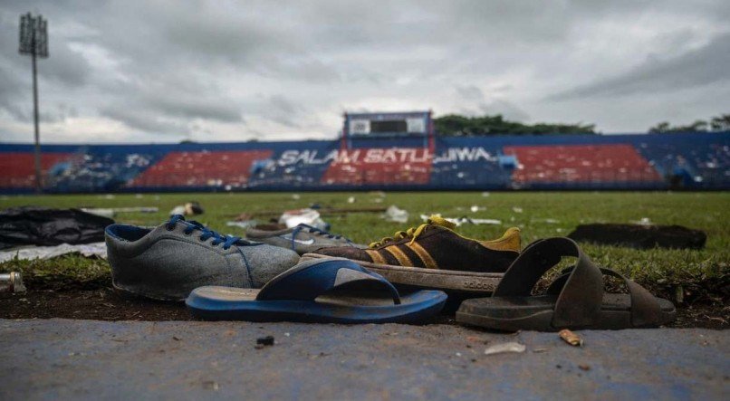 No &uacute;ltimo s&aacute;bado (1), 125  pessoas morreram em trag&eacute;dia no est&aacute;dio de futebol da Indon&eacute;sia.