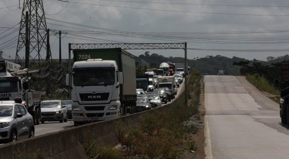 A transformação de rodovias estaduais em BRs permite que as estradas recebam mais investimentos, inclusive readequação da capacidade viária - ou seja, duplicação da via -, algo que os Estados quase nunca conseguem executar.  E também amplia a possibilidade de concessão pública das rodovias, com a cobrança de pedágio.