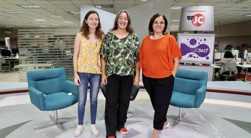 Margarida Azevedo, colunista de educação do Jornal do Commercio, recebeu Ludmila Lira, aluna do 3º ano de Engenharia da Complexidade (à esquerda), e Andréa Câmara, Professora e Diretora da Escola Unicap-Icam Tech (à direita)