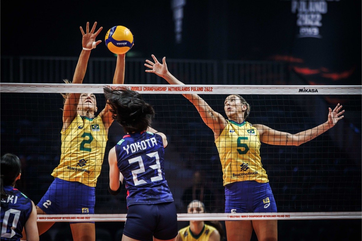 Vôlei feminino: Brasil vira sobre a China e volta a vencer no Mundial -  Massa News