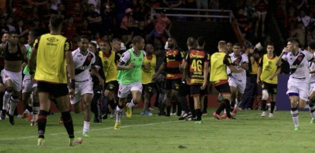 INVASÃO NO JOGO DO SPORT X VASCO! Entenda O Que Aconteceu Entre Sport X ...