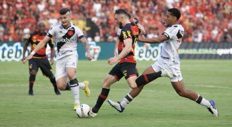 Sport x Vasco duelaram pela 35&ordf; rodada da S&eacute;rie B do Campeonato Brasileiro
