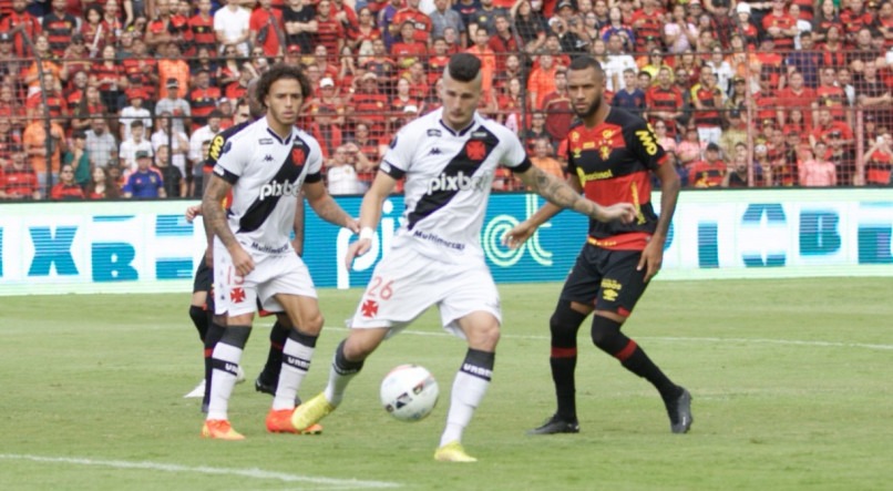 Qual foi o placar do jogo do Sport Club do Recife ontem?