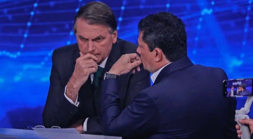 S&eacute;rgio Moro acompanhou Bolsonaro no debate da Band e aconselhou presidente no palco em 2022