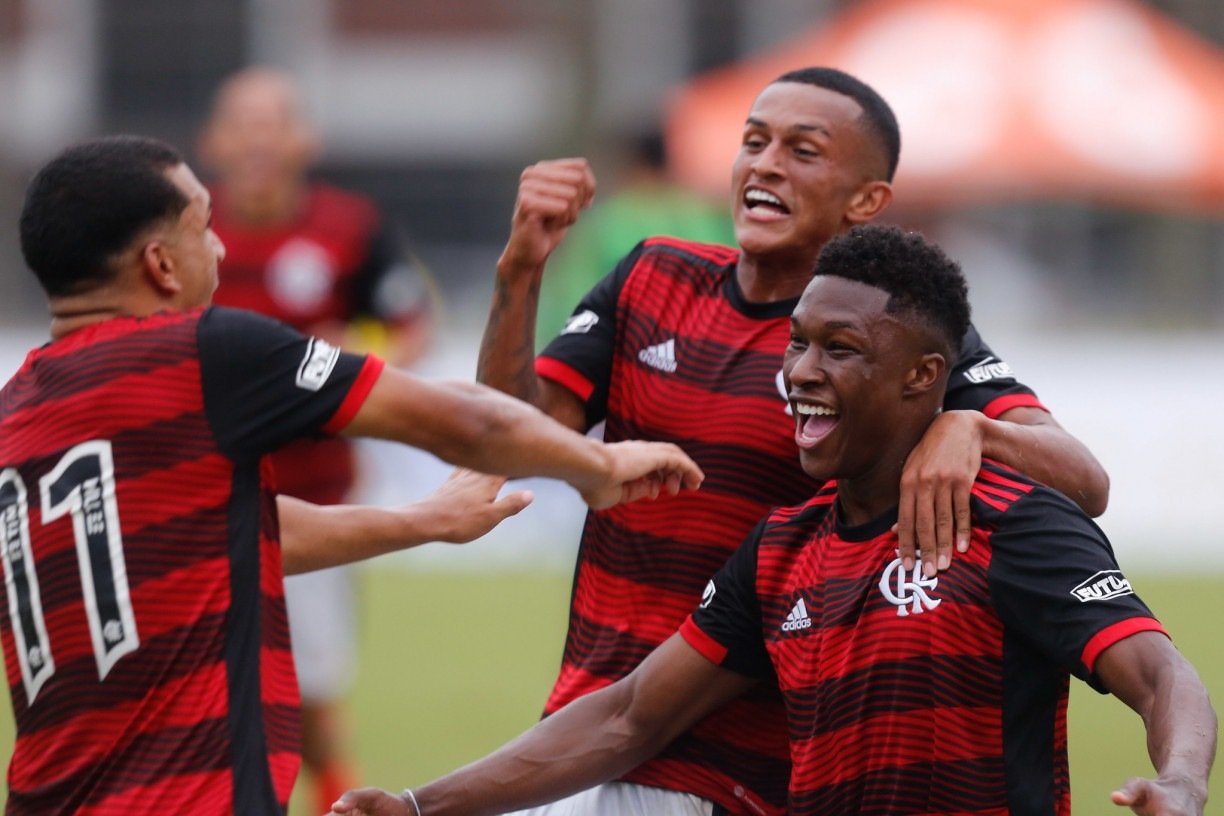 Que canal está passando o jogo do Flamengo sub-20?