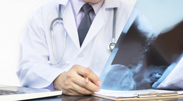 Os locais mais comuns atingidos pela osteoporose são a coluna (vértebras), a bacia (fêmur), o punho (rádio) e braço (úmero)
