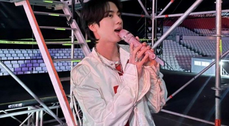 Jin, do BTS, vai apresentar &quot;The Astronaut&quot; com o Coldplay na Argentina