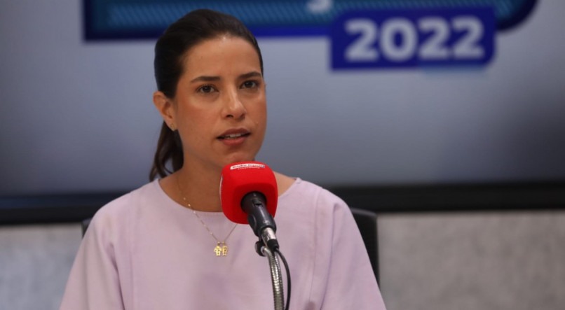 Raquel Lyra (PSDB) participa de debate da Rádio Jornal